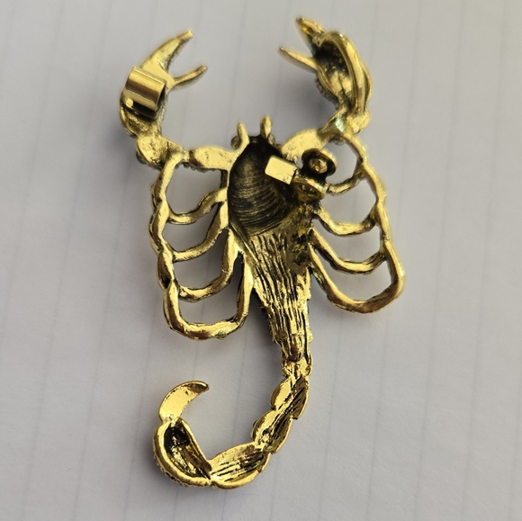 Scorpion Pendant - Picture 4 of 7